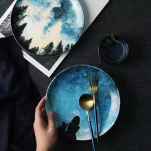 Load image into Gallery viewer, Hand-Painted Creative Dish
